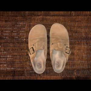 Tan clogs